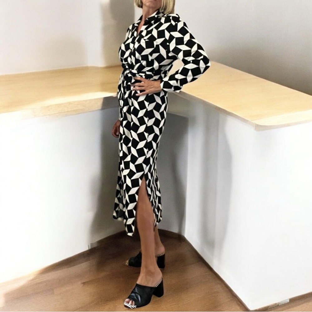 Elegant Black and White Geometric Long Sleeve Dress by Claudia Sträter